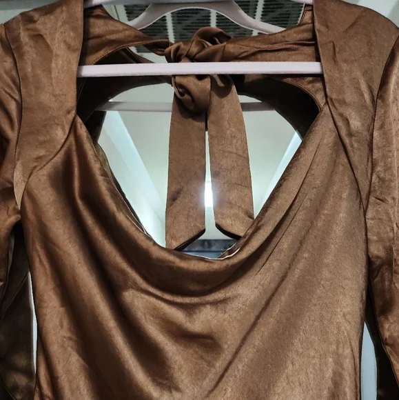 Selfie LeslieChamps Elysees Long Sleeve Open Back Mini Dress Chocolate Small - Picture 3 of 9